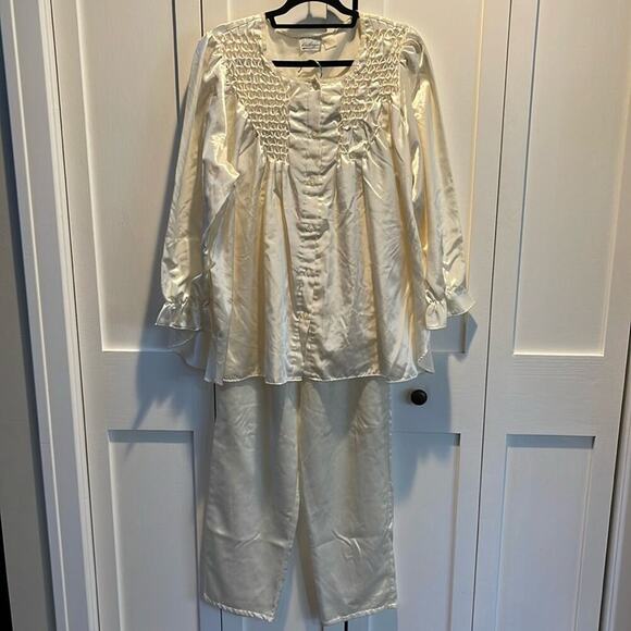 Kathryn Ivory Vintage 2-piect pajama set Size S - Picture 2 of 5